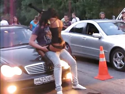 Busty milf apa fia xxx egy kibaszott kopasz fickó