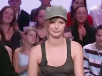 Sabrina Snow hentai filmek és Sofie Reyez egyre szar a szabadban