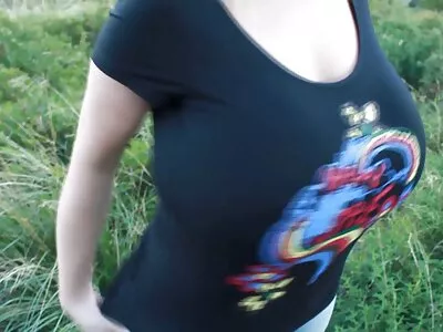 Marha latina, hatalmas, free szex videók megereszkedett cicikkel, tetovált sráccal lovagol az ágyban