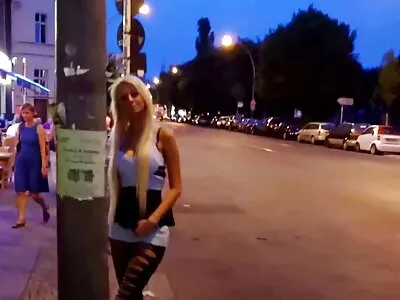 A férj ajándéka a beleélvezés kanos feleségének