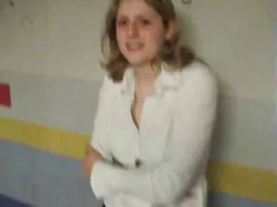 Amarna Millert megeteti és szar a párcserés szex videók kanos fekete mén