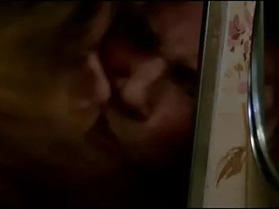 Tejbőrű csaj, Alice pornó film ingyen March szar golyókat kap mélyre